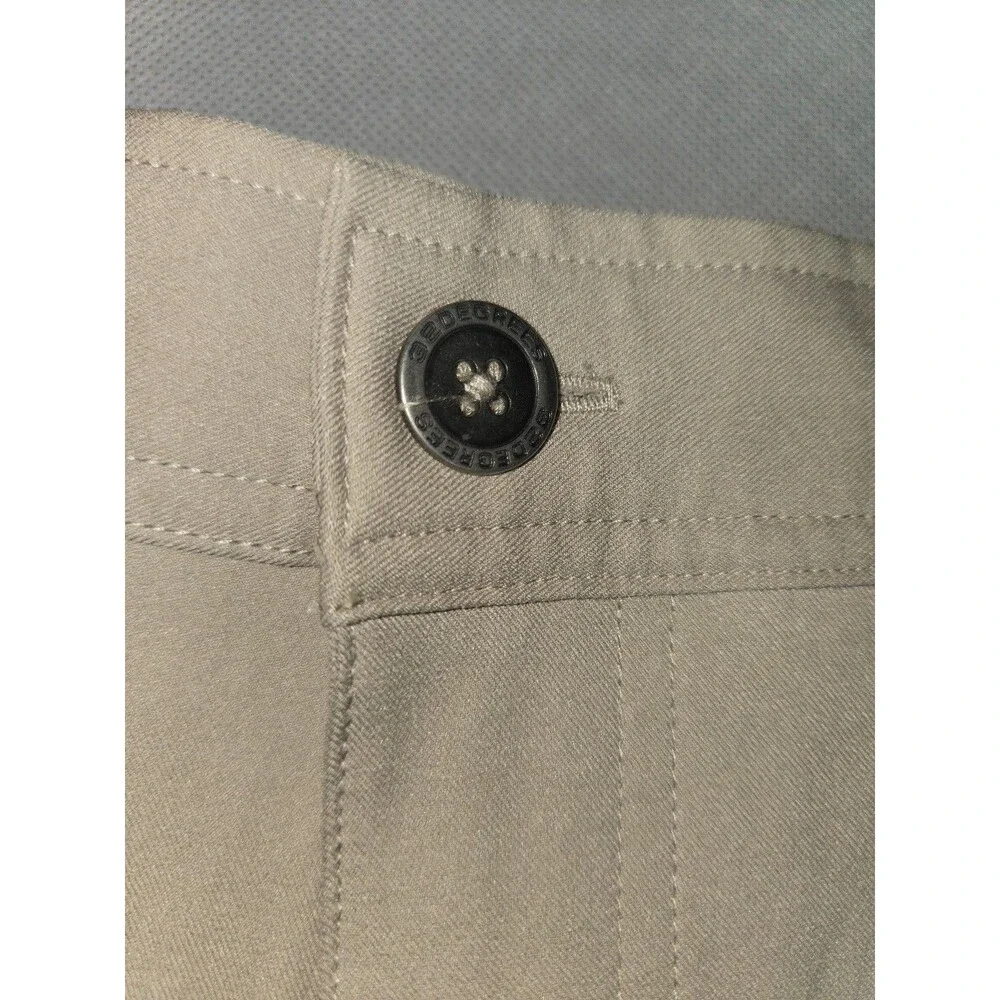 ​32 Degrees Cool Men's Beige Performance Shorts - Size 38 - Excellent Condition